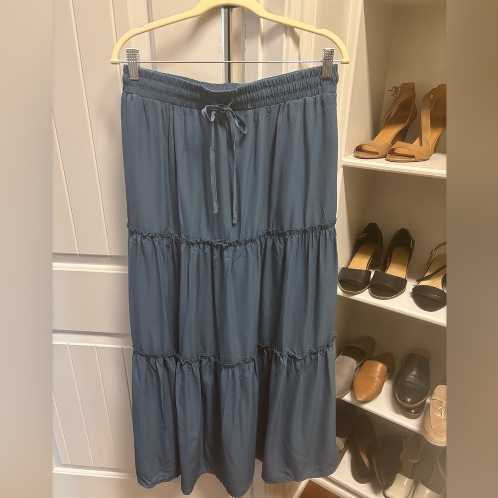 Tiered maxi skirt with pockets